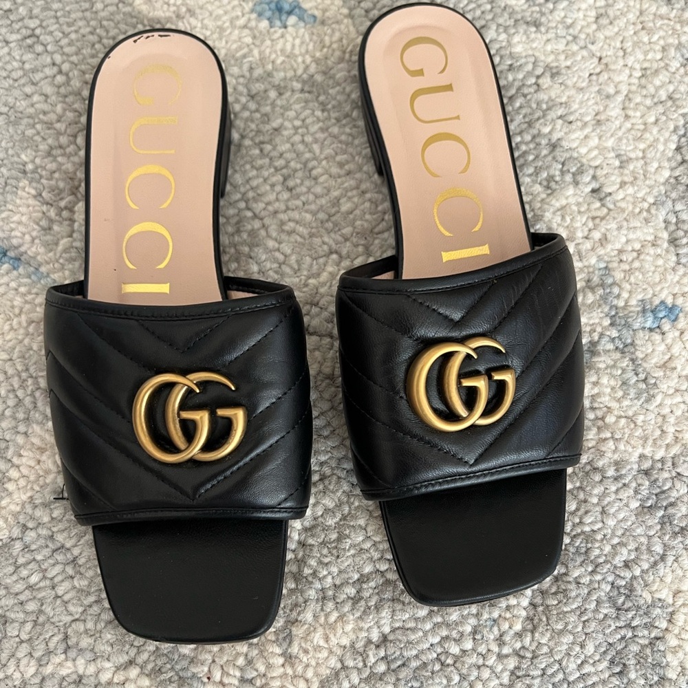 Gucci  leather GG slide size 8